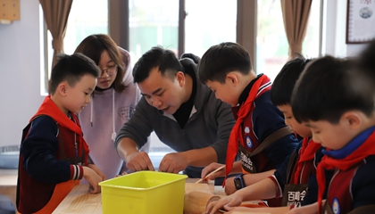 Learning: Ceramic art enables labor education in the new era.